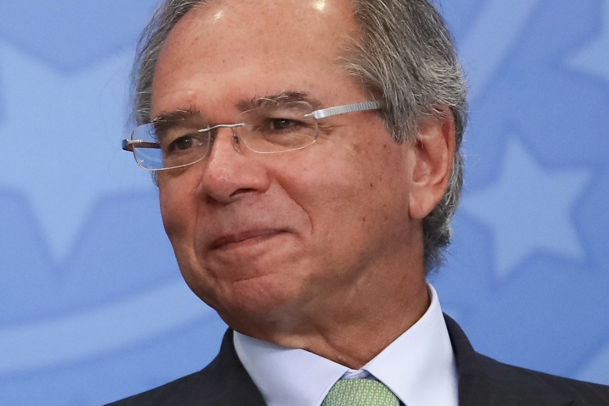 Paulo Guedes usa letra do DJ Alok para enviar mensagen de Páscoa