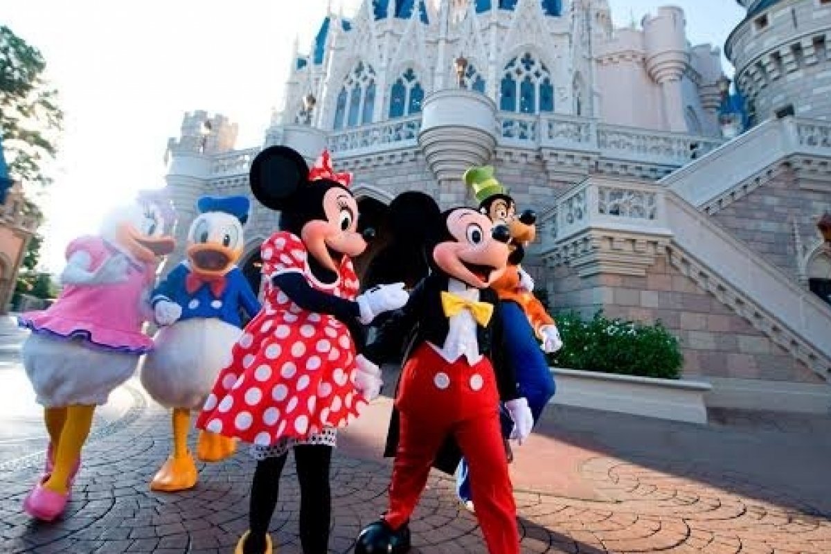 Disney suspende pagamento de 43 mil funcionários