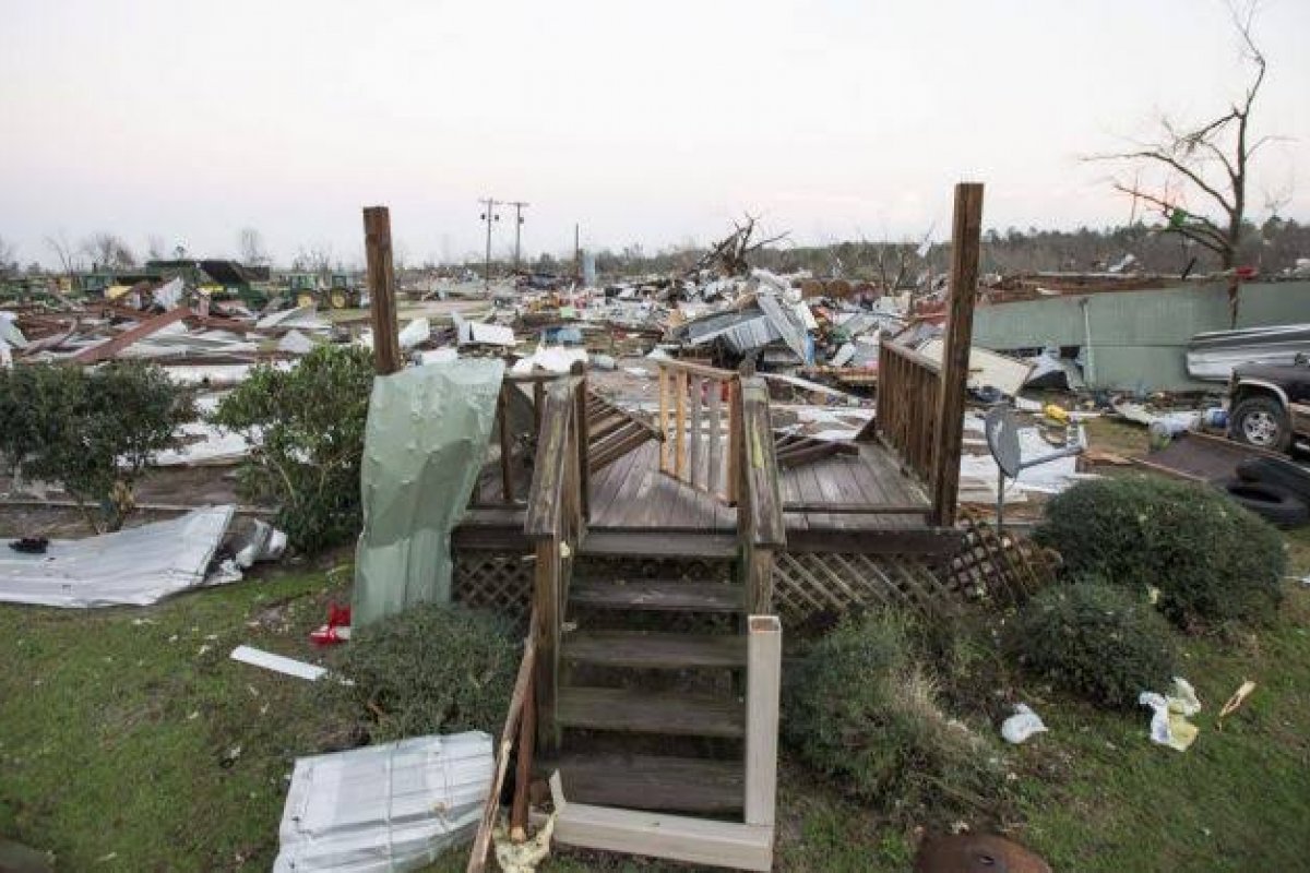 Tornados matam seis pessoas nos Estados Unidos