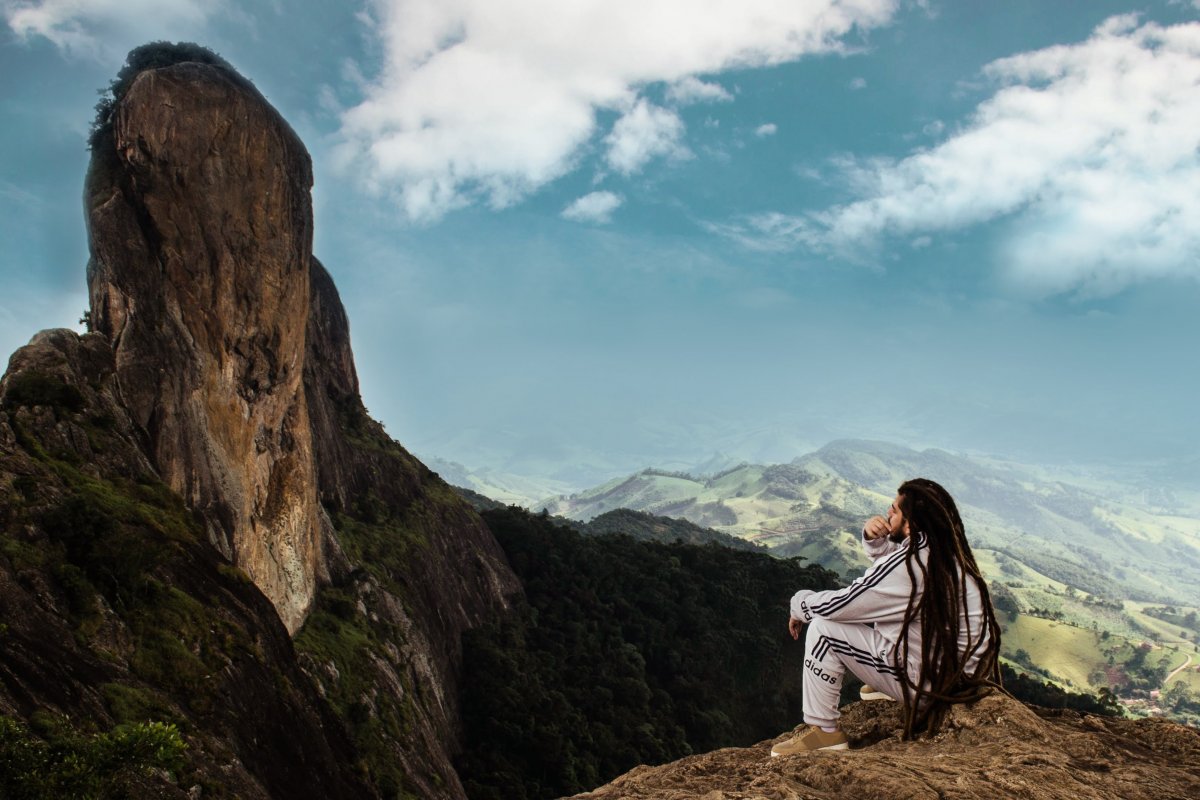 Cantor Adonai lança videoclipe filmado em Campos de Jordão