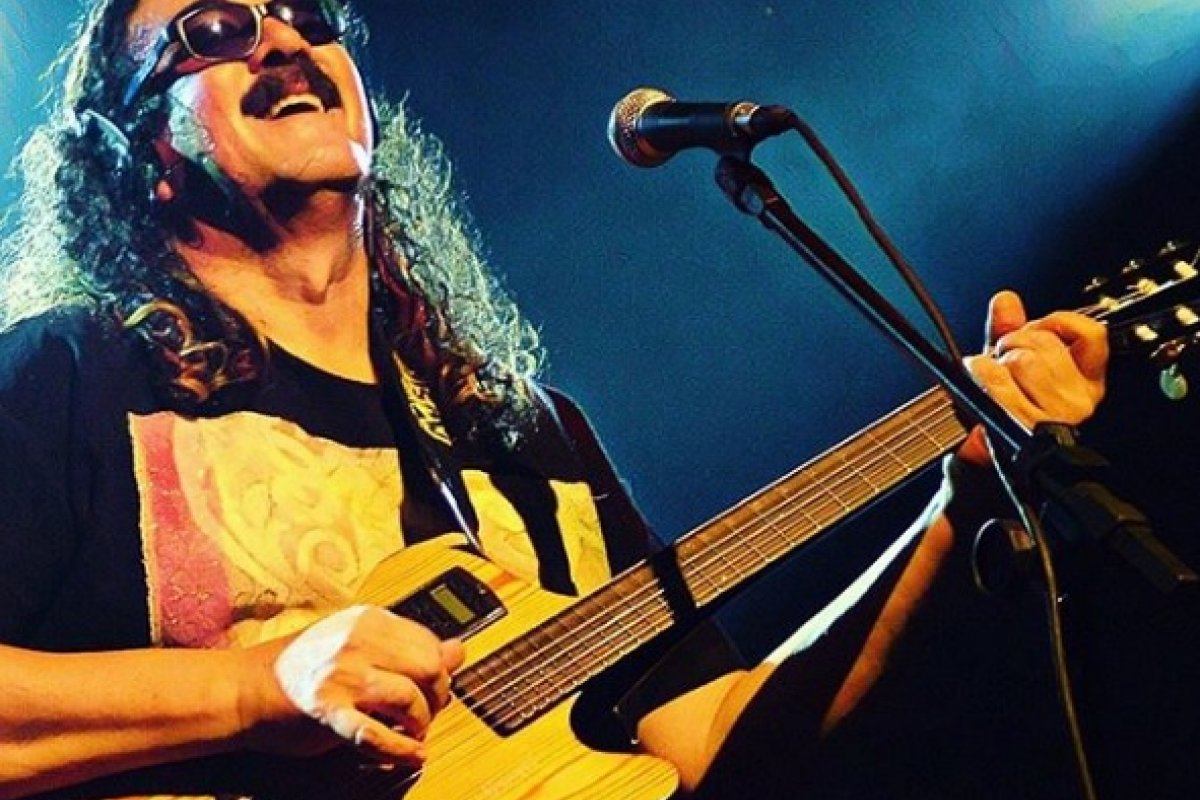 Artistas homenageiam Moraes Moreira nas redes sociais