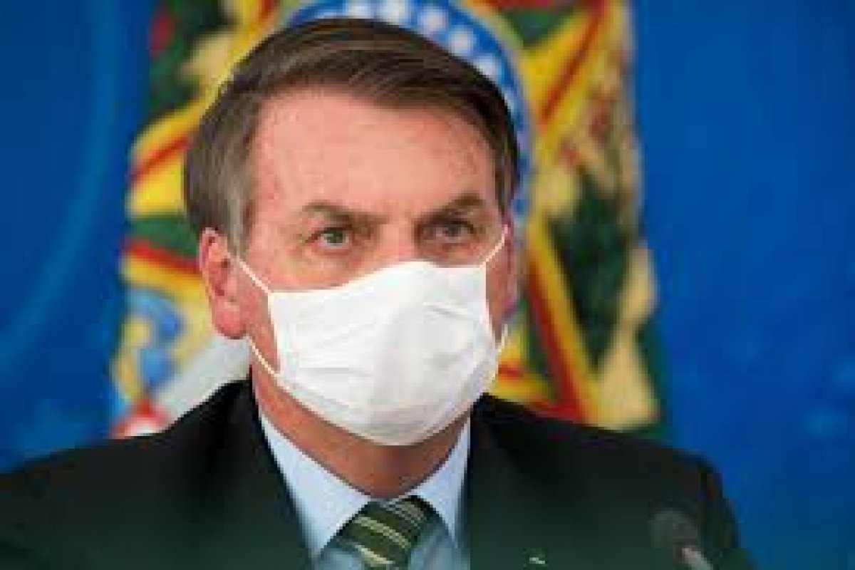 Exército inicia produção de comprimidos de cloroquina após ordem de Bolsonaro