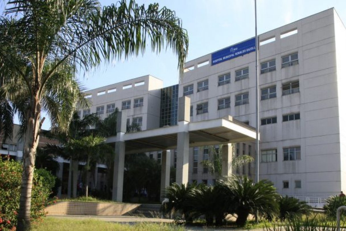 Hospital de referência para tratamento da covid-19 no RJ tem ocupação de 90% da UTI