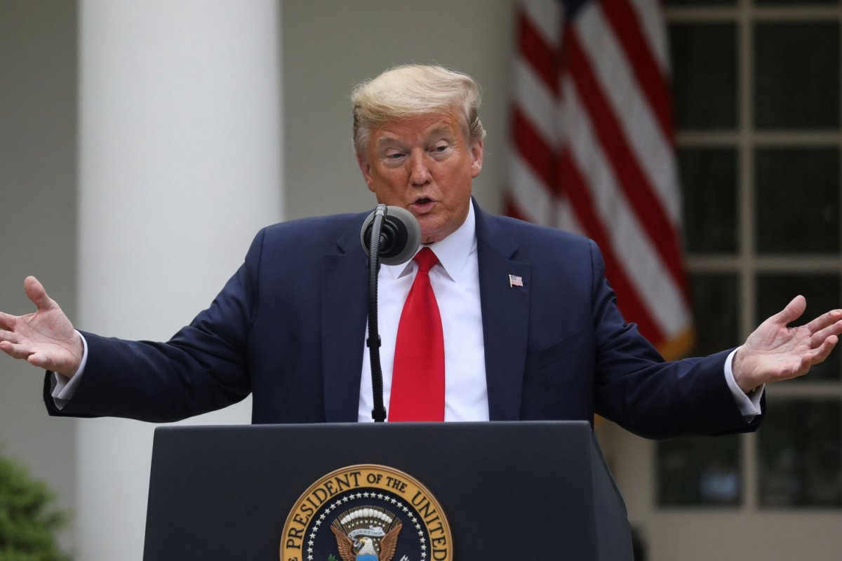 Donald Trump suspende verba dos EUA para OMS