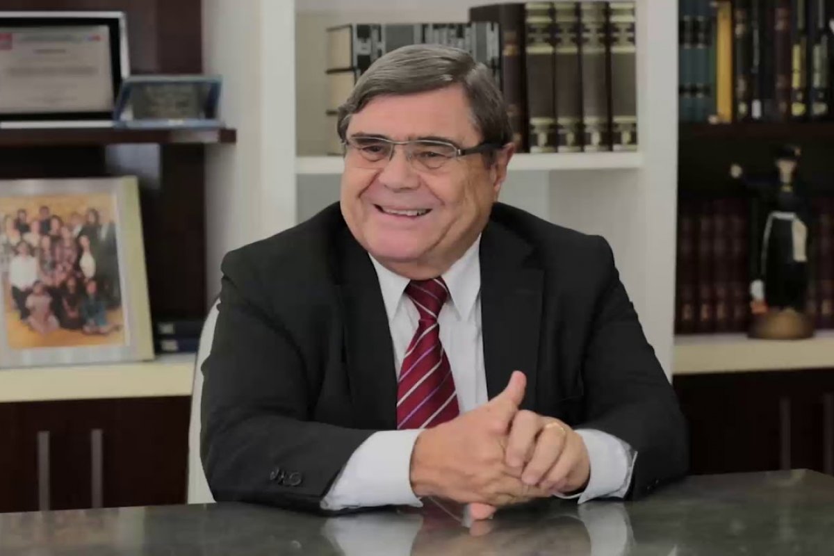 Ex-presidente da OAB-BA faz comentário homofóbico nas redes sociais