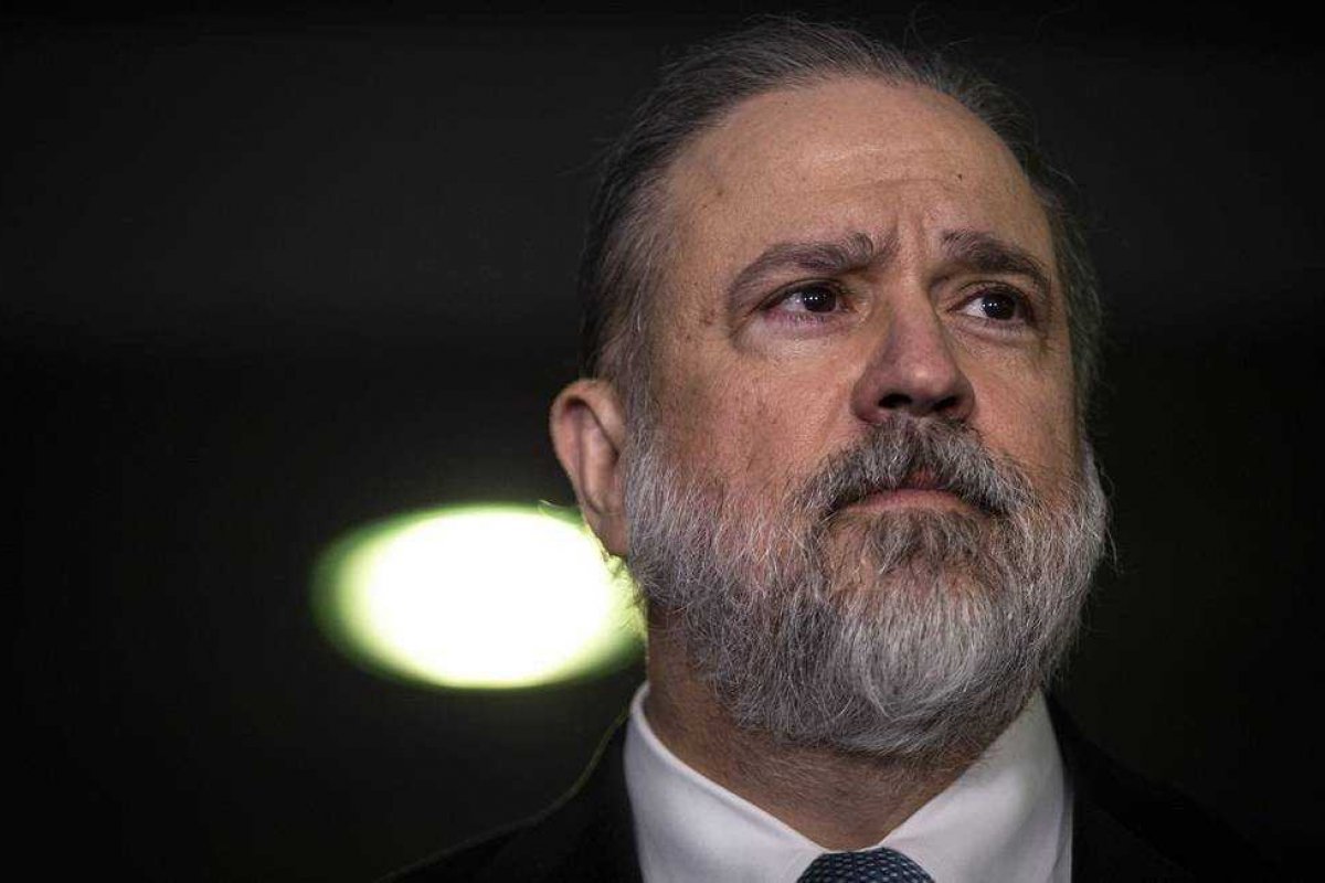 Associação de procuradores prepara ação judicial contra Augusto Aras