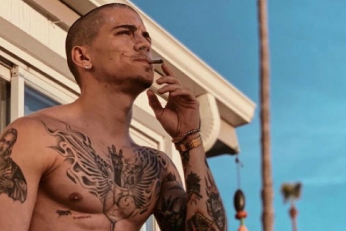 Biel lança música que faz apologia à maconha