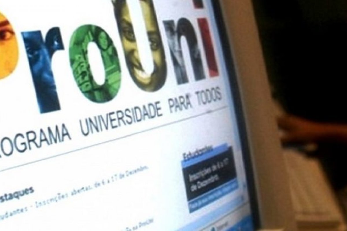 Candidatos cobram do MEC pela divulgação dos selecionados da lista de espera do ProUni