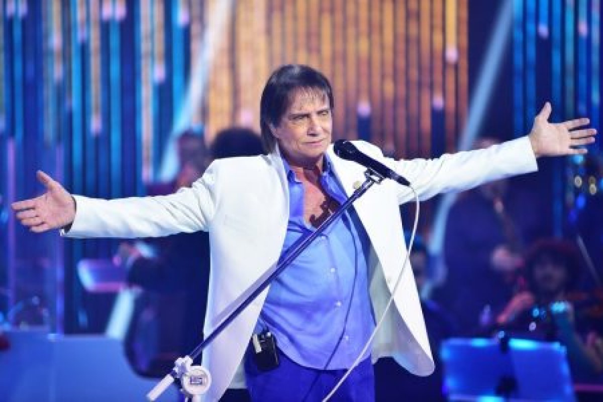 TV Globo vai exibir live show de Roberto Carlos
