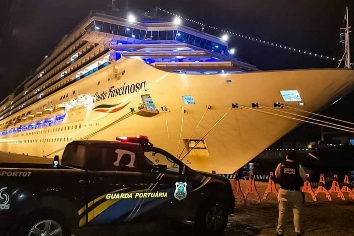 Médico de navio em quarentena no porto de Santos morre por coronavírus