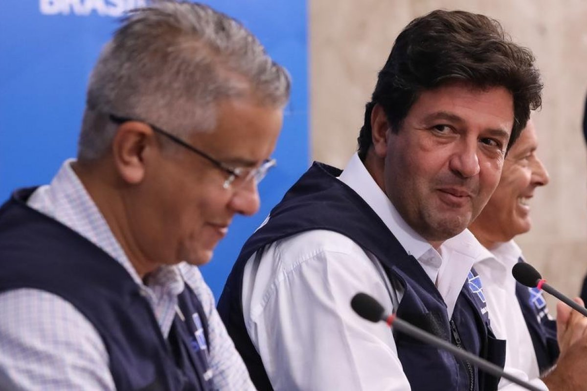 "A ciência é luz, não tenham uma visão única", pediu Mandetta após demissão