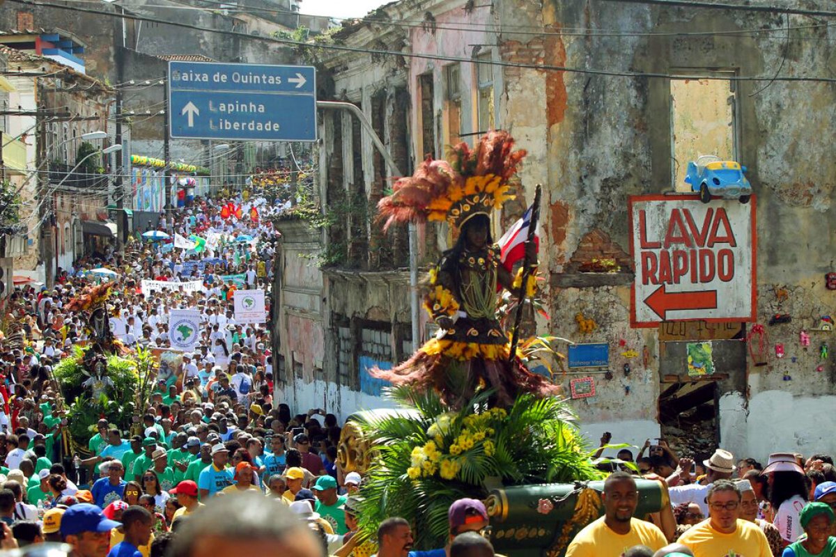 Fogo simbólico do 2 de Julho chega a Salvador