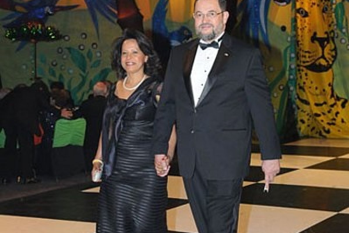 Corpo do embaixador do Brasil no Líbano e esposa serão velados nesta segunda-feira, em Salvador