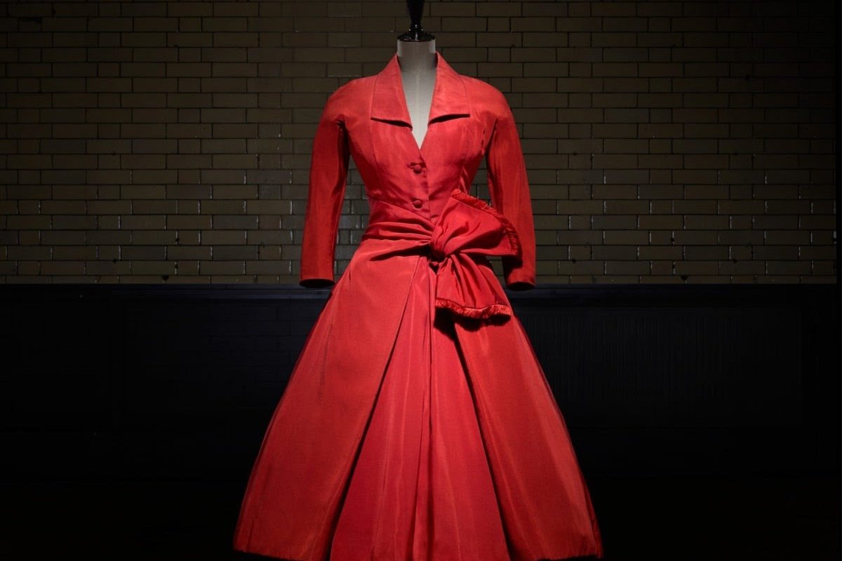 Exposição histórica da Dior está disponível na web
