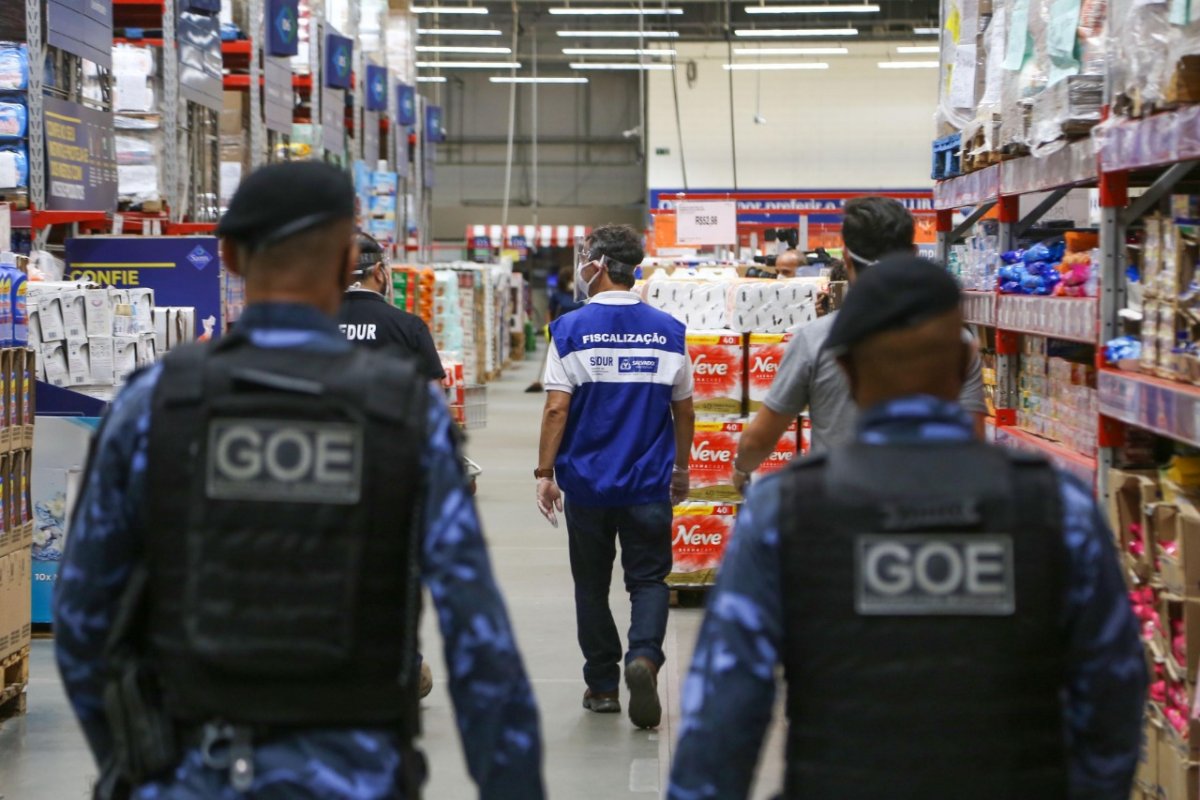 Mais de 20 estabelecimentos são vistoriados pela Prefeitura nesta sexta-feira (17)