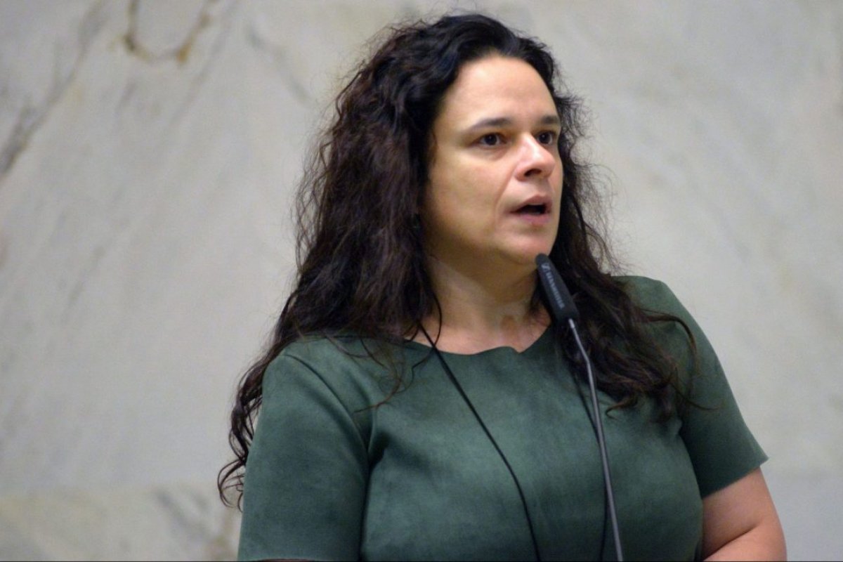 Deputada Janaina Paschoal revela em entrevista que teve coronavírus