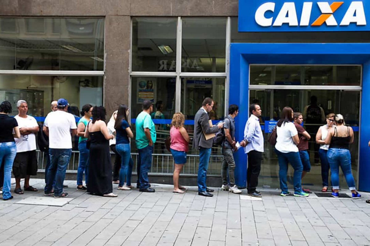 40 milhões de trabalhadores já realizaram cadastro na Caixa para recebimento do auxílio emergencial