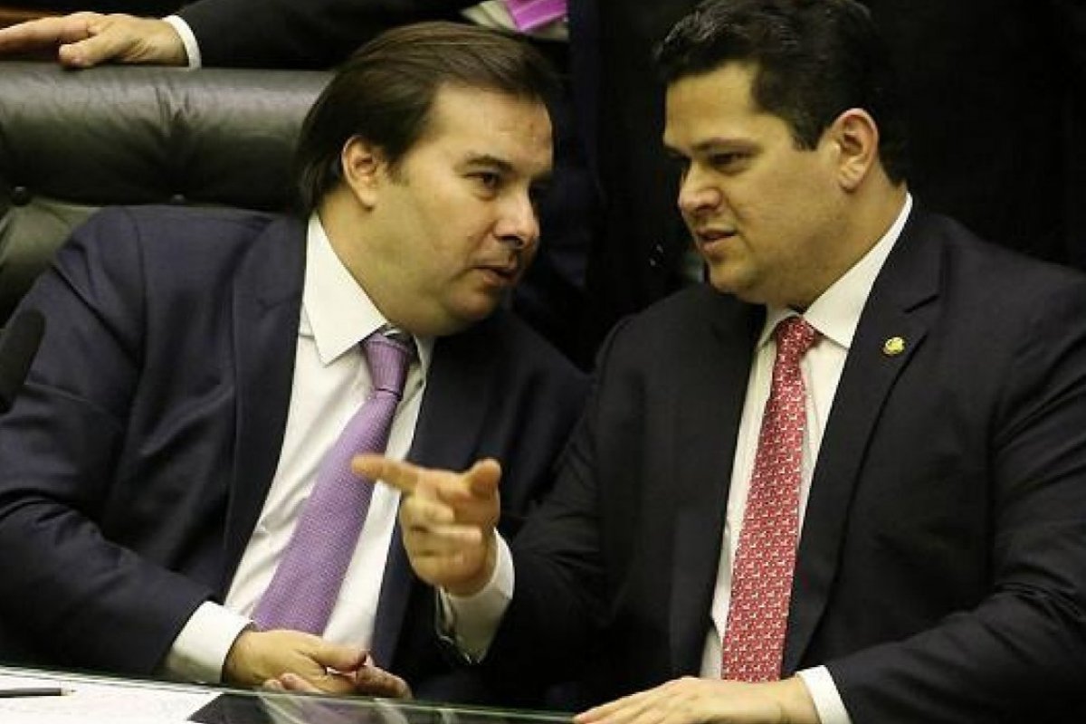 20 governadores divulgam carta em apoio ao Congresso contra declarações de Bolsonaro