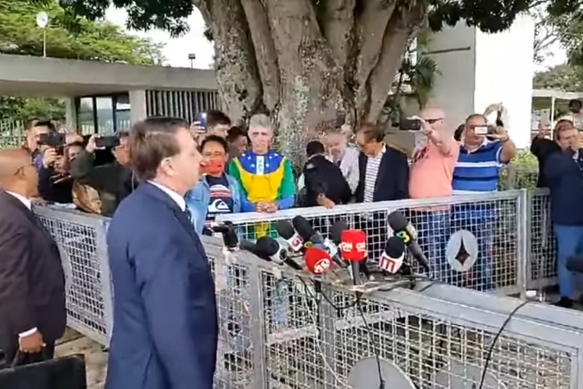 Bolsonaro diz que situação econômica do Brasil está se agravando