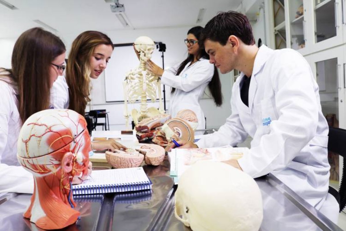 Curso de Medicina da UniFTC abre inscrições para seleção de professores