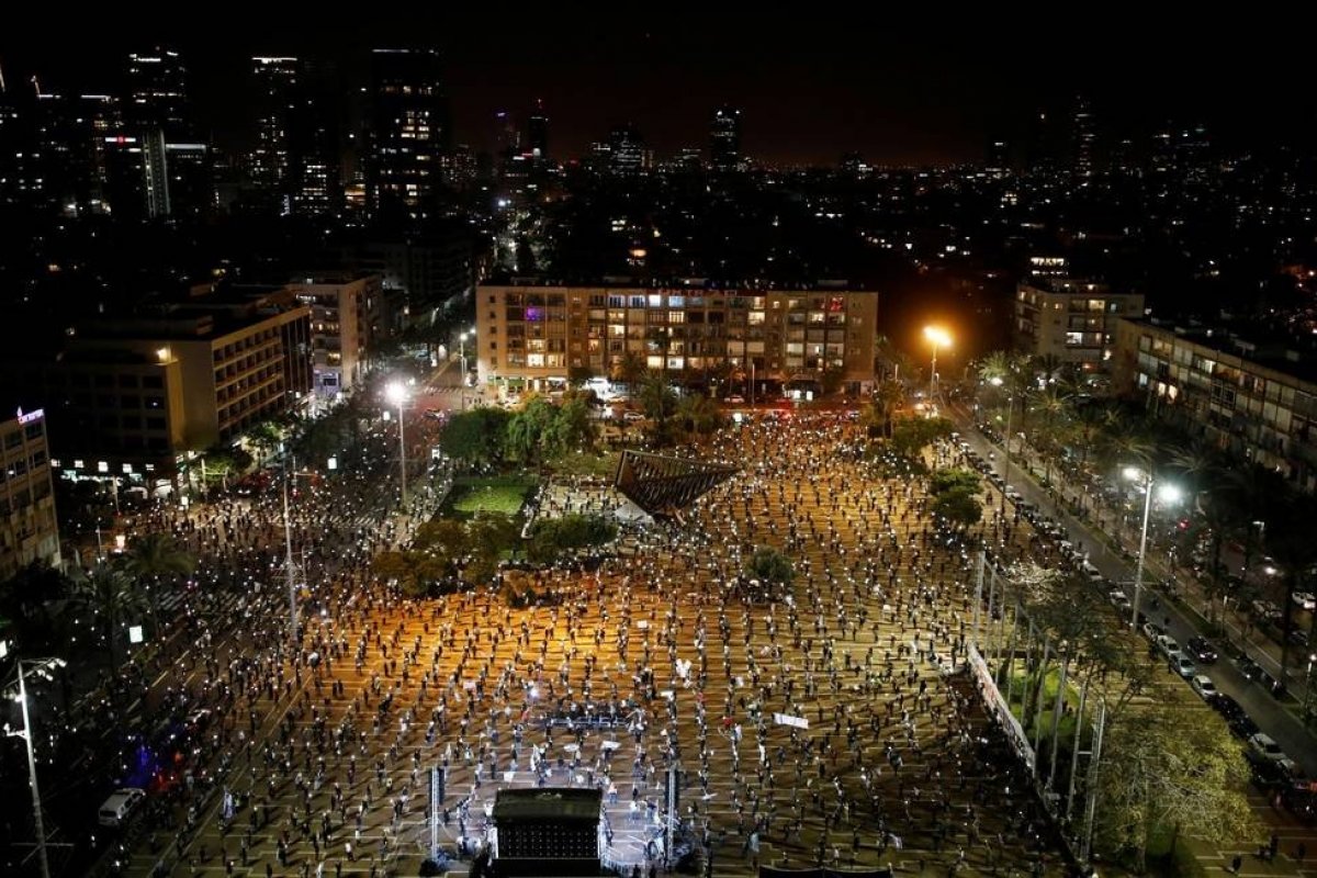 Protesto em Israel acusa Netanyahu de destruir democracia