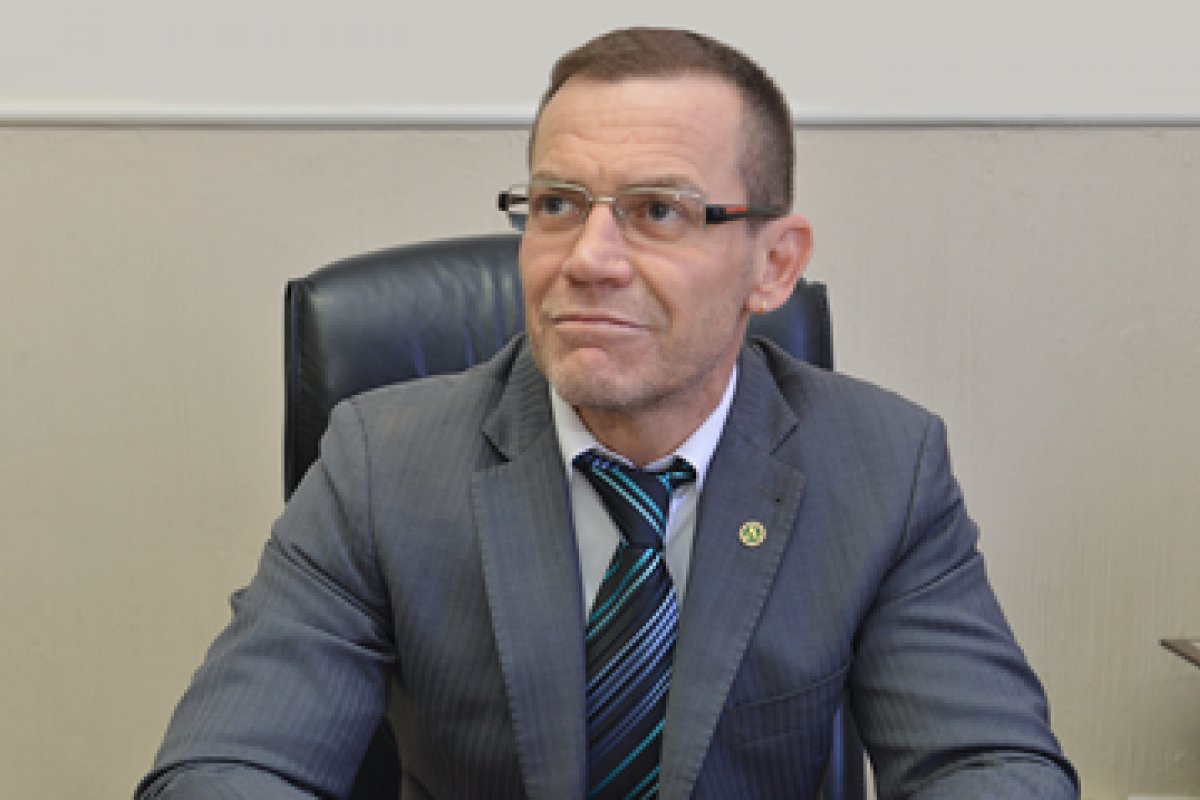 Senador afirma ter recebido ameaça de morte após embate com Moro