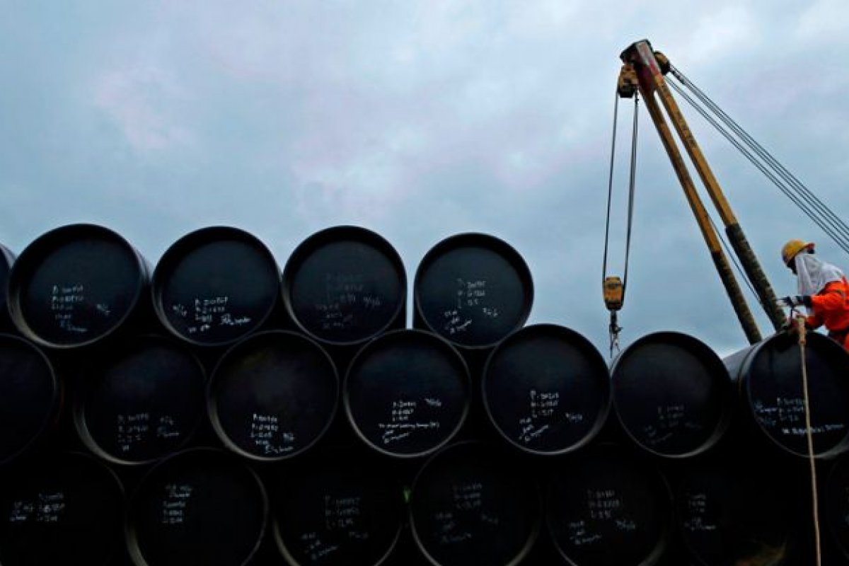 Barril do petróleo Brent despenca para menos de US$ 20