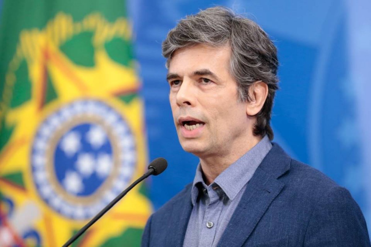 Ministro da Saúde sugere remanejamento de respiradores entre estados