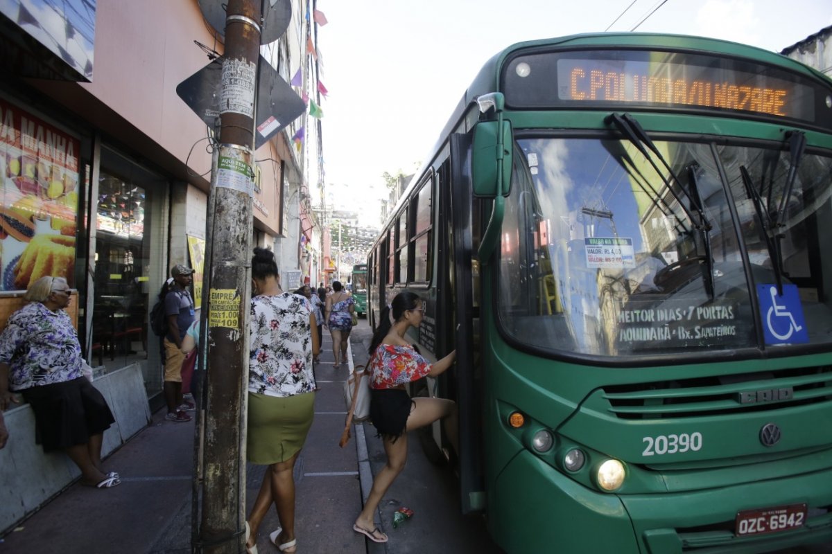 Tarifa de ônibus pode sofrer reajuste em Salvador