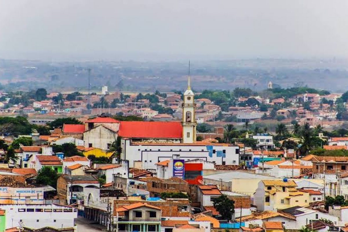 Prefeitura de Serrinha autoriza a abertura de 50% do comércio