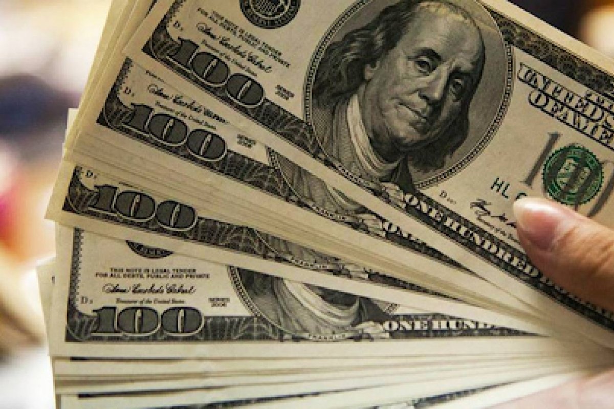 Dólar atinge novo recorde de valorização e chega a R$ 5,34