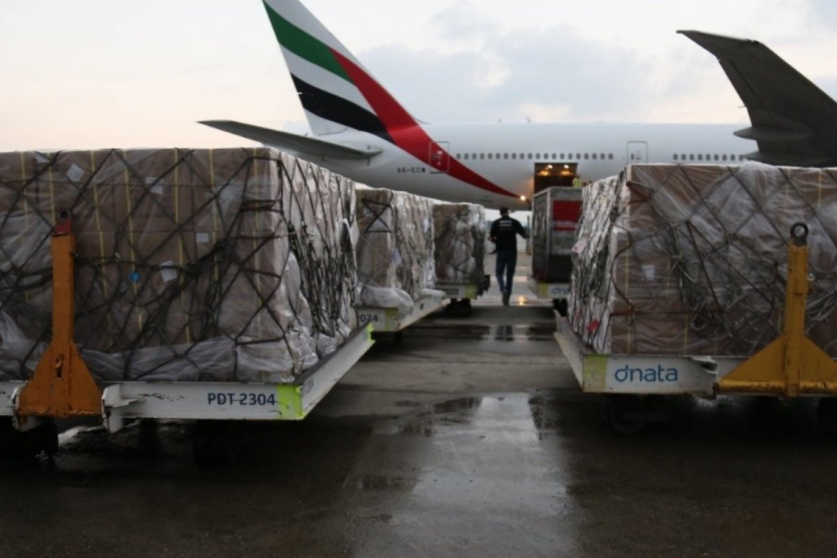 Inspeção chinesa em carga atrasa chegada de 17 milhões de máscaras no Brasil