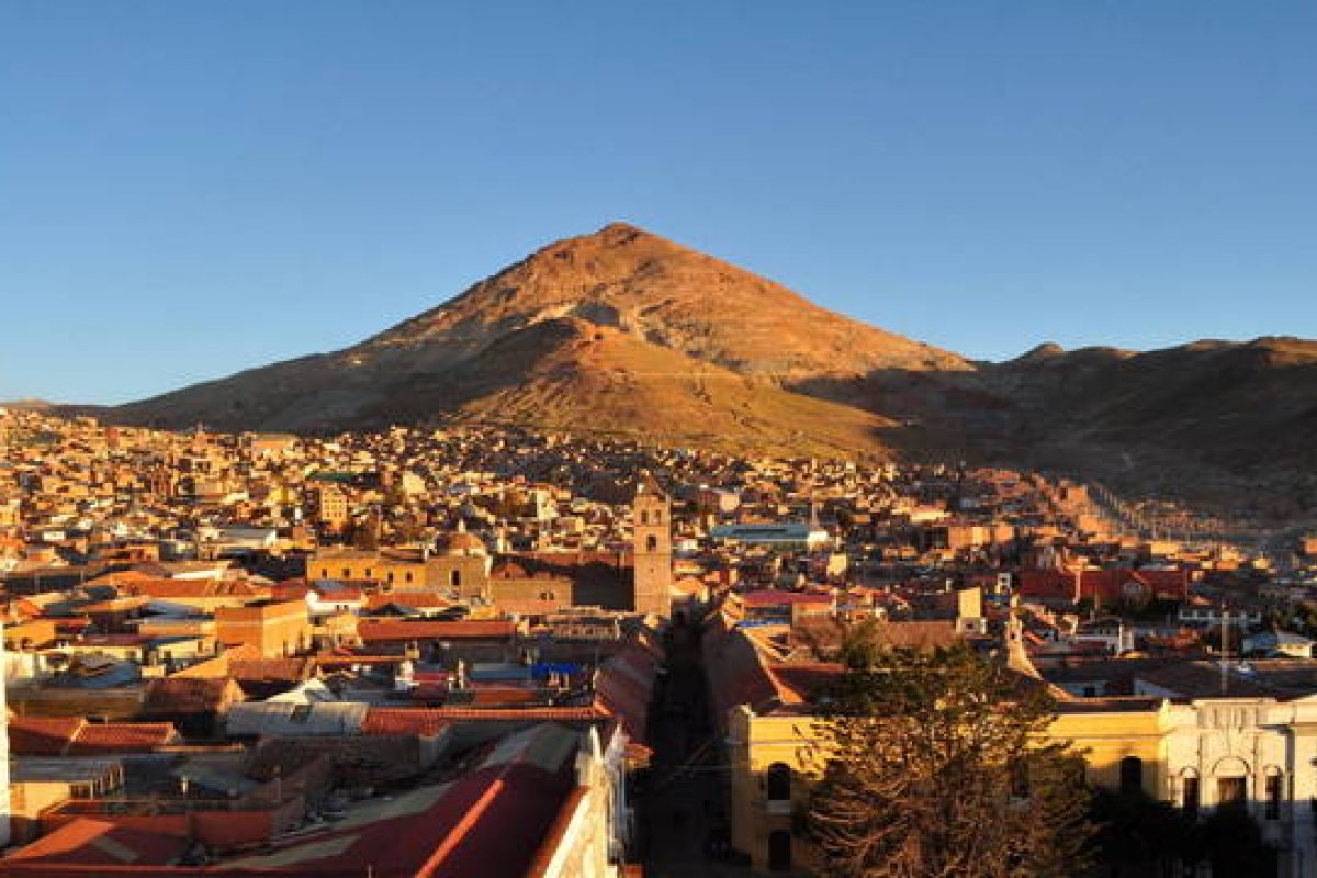 Coronavírus para mina de prata na Bolívia em atividade há 5 séculos