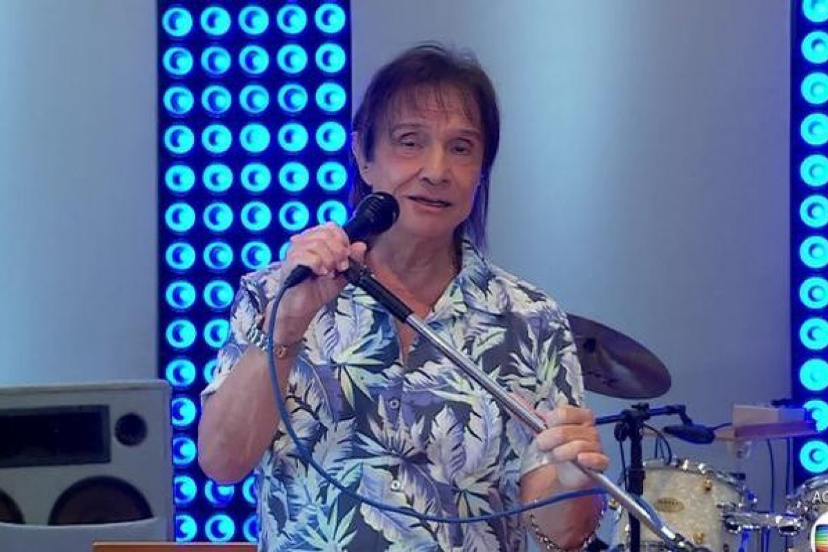 Roberto Carlos fará live especial no Dia das Mães