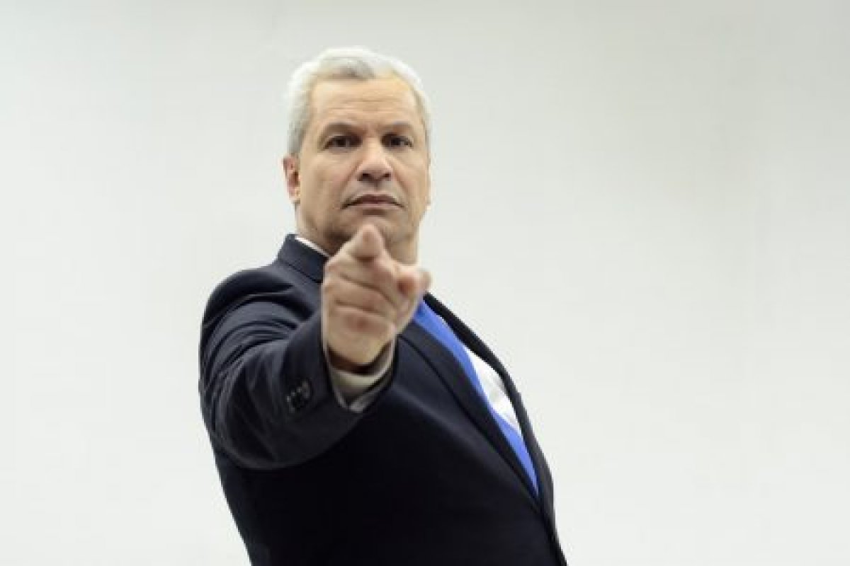 Com suspeita de Covid-19, Sikêra Jr. é afastado da RedeTV!