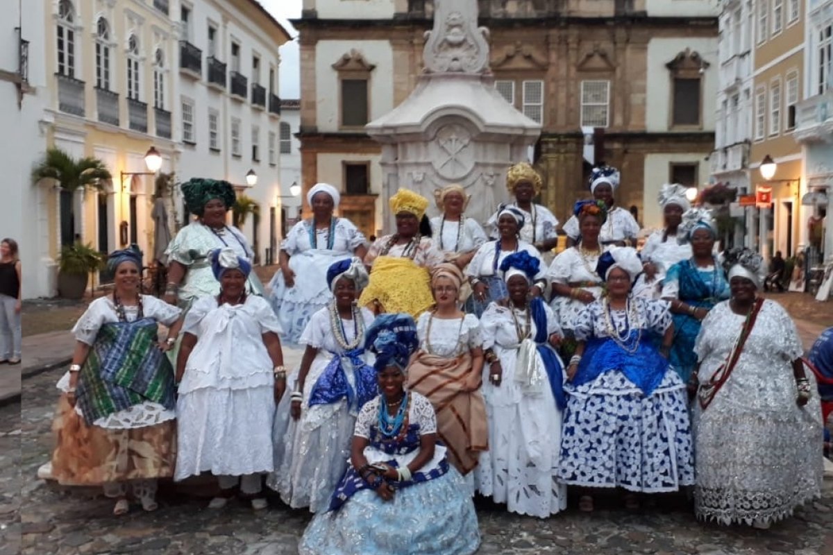 Campanha quer ajudar baianas de acarajé durante a pandemia