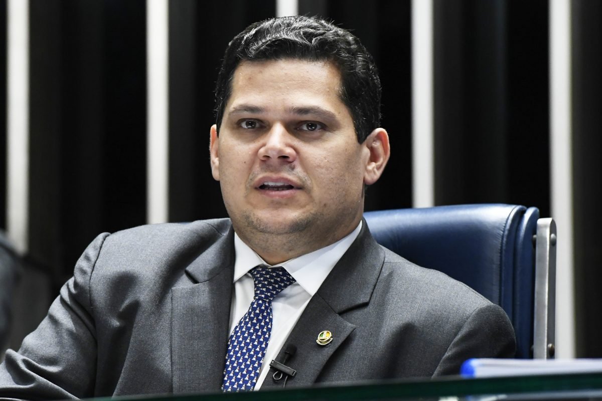 Senado avalia novo modelo de divisão de ajuda para Estados