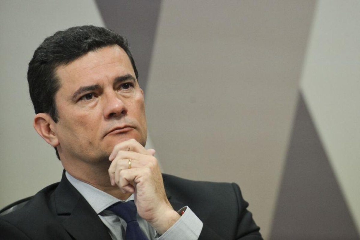 Moro deixa o cargo e desmente Bolsonaro: "Presidente queria indicação política"