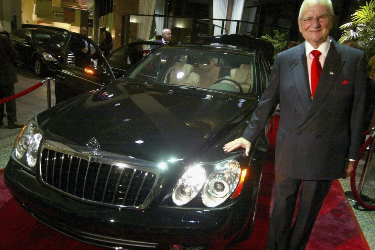 Morre aos 94 anos o criador do Ford Mustang