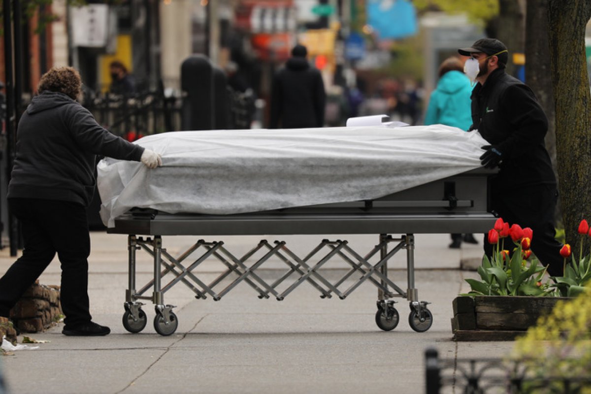 EUA ultrapassam 50 mil mortes por coronavírus