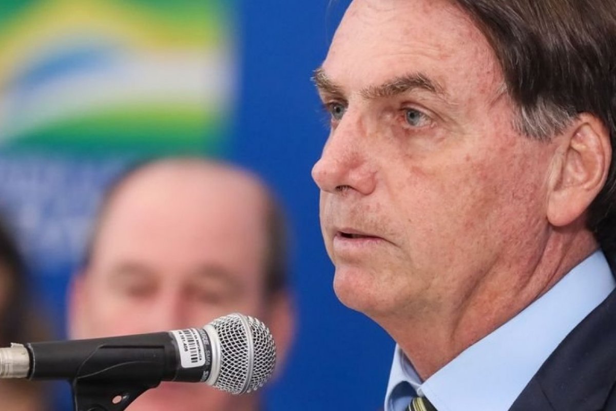 Panelaços são registrados durante pronunciamento de Bolsonaro nesta sexta (24)