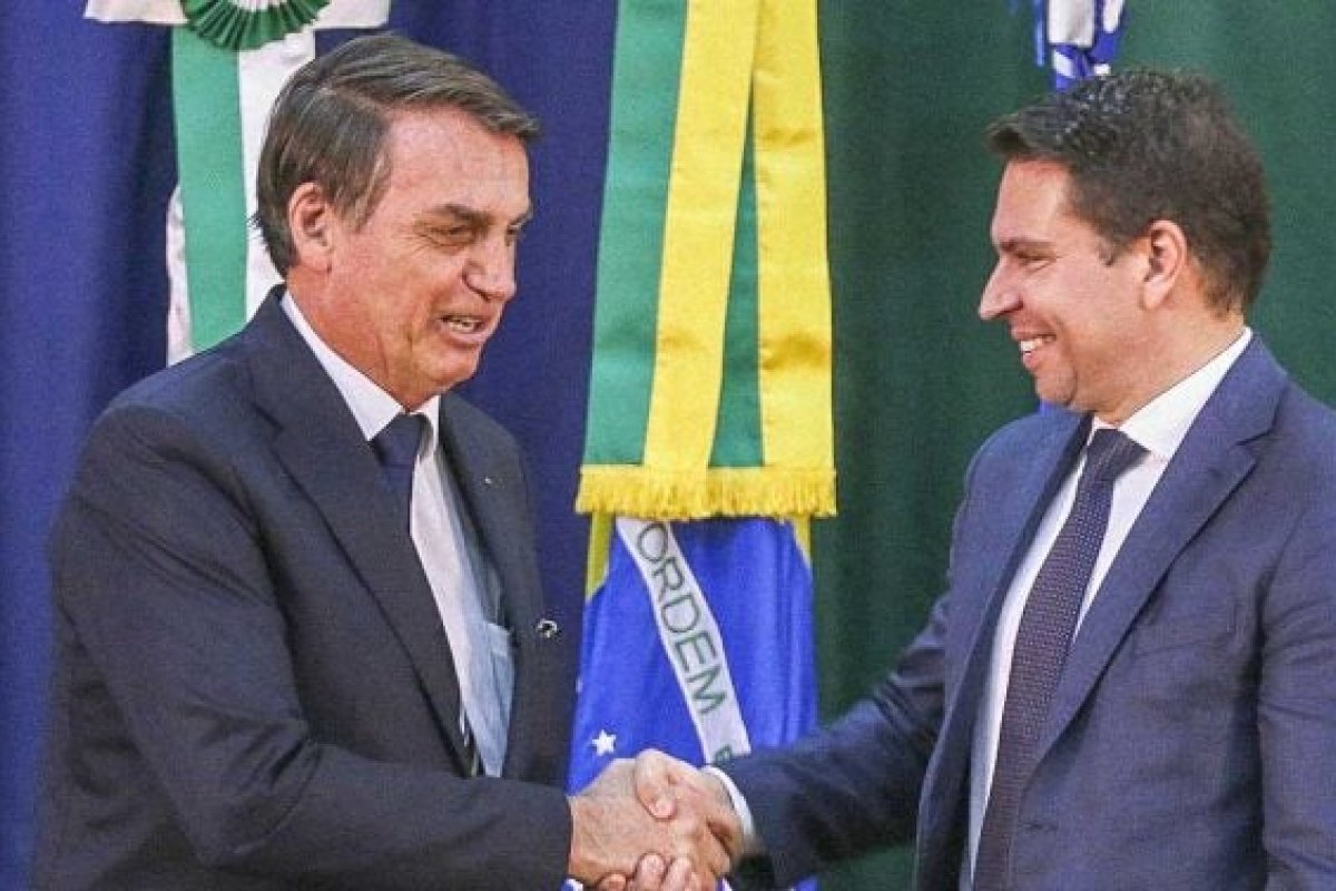 Bolsonaro escolhe Alexandre Ramagem para comandar a PF