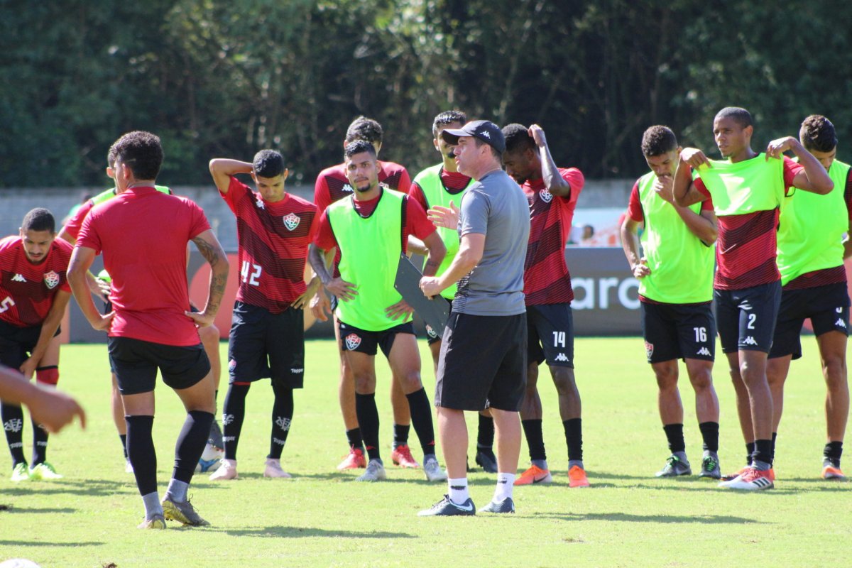 Vitória encara Jacuipense nesta quarta em jogo-treino