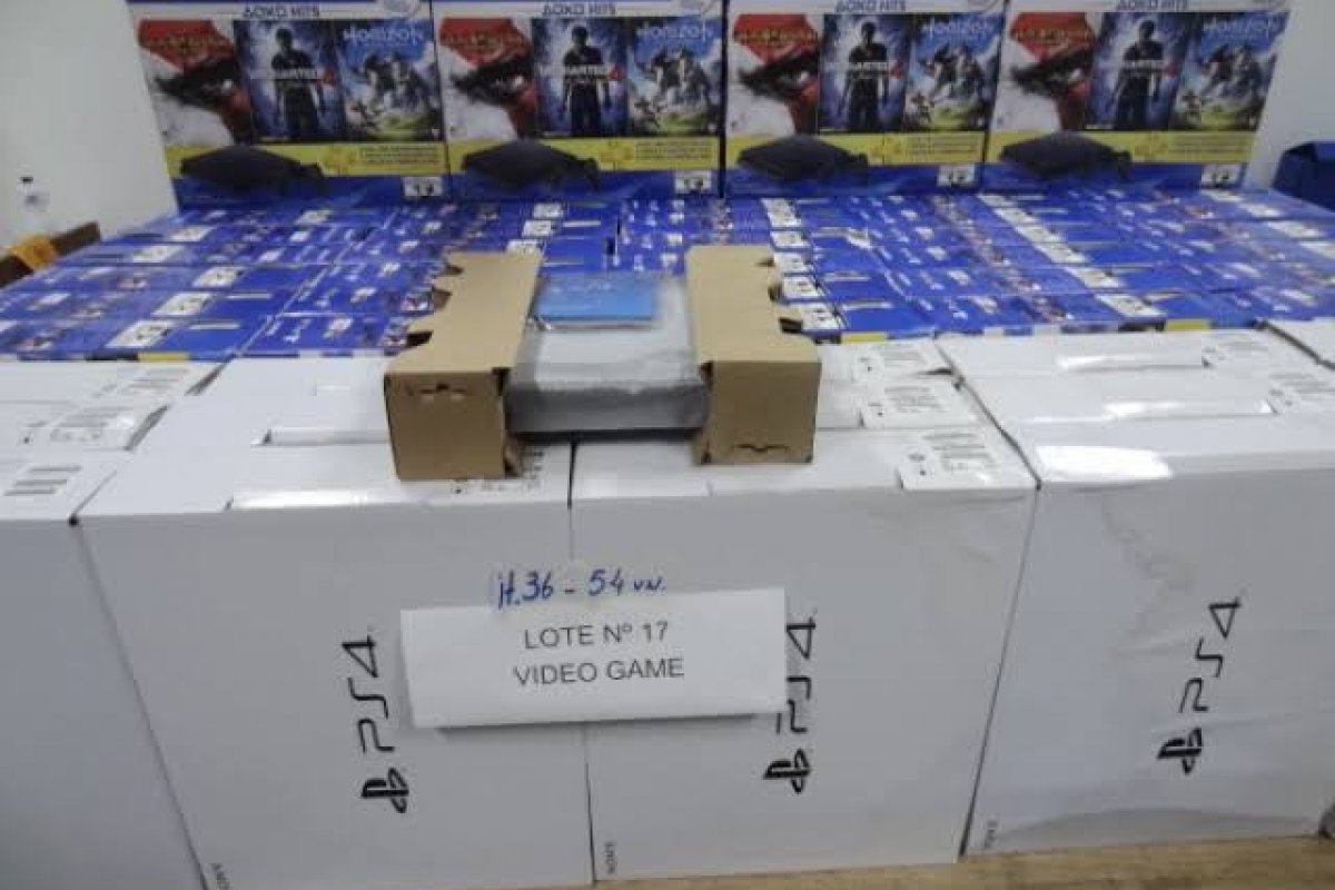 Receita Federal leiloa PS4 a partir de R$ 180 e MacBook Air mais barato