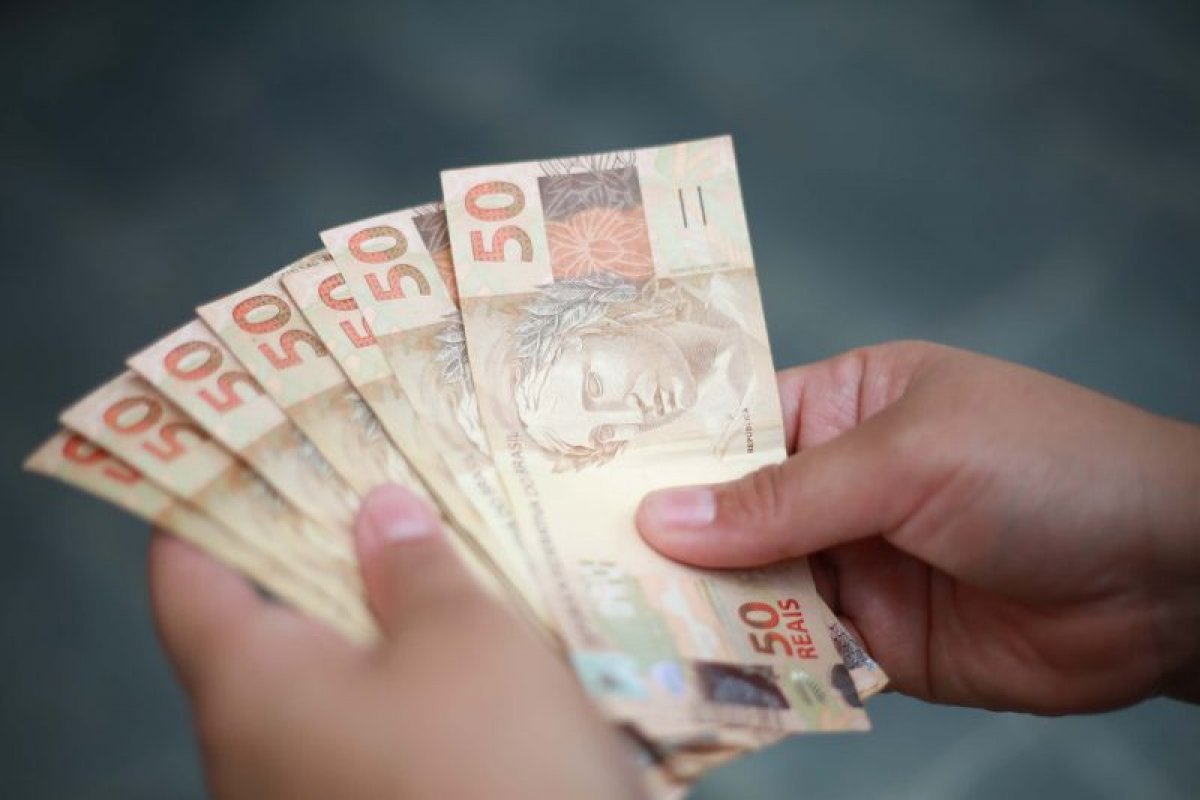 Aproximadamente 2,4 milhões de pessoas ainda não sacaram abono salarial