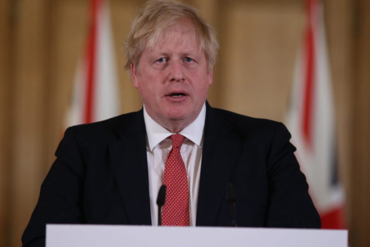 Primeiro-ministro do Reino Unido volta aos trabalhos nessa segunda (27)