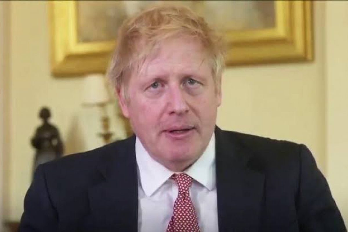 30 dias após testar posisitivo para coronavírus, Boris Johnson volta a trabalhar