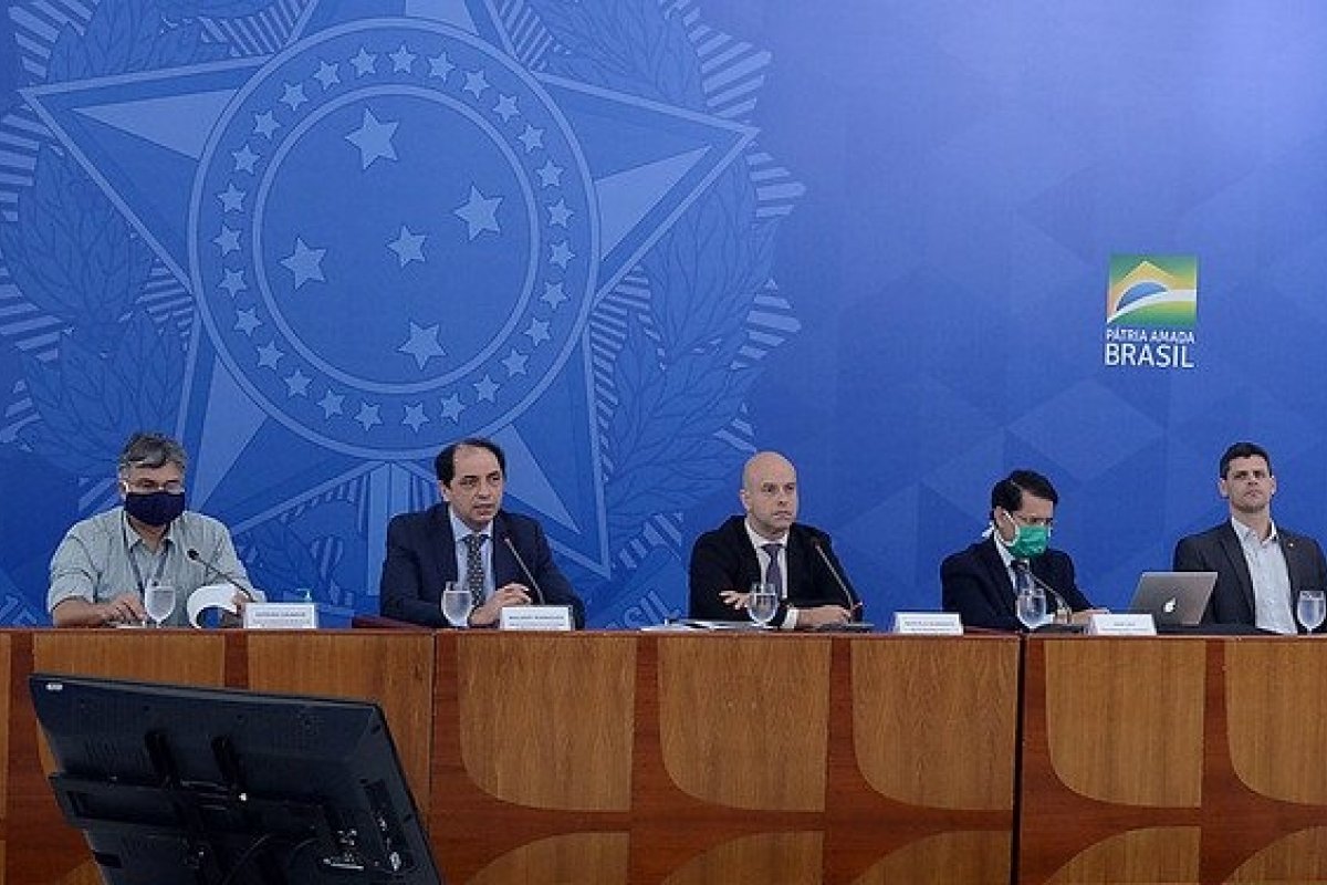 Equipe técnica do Ministério da Economia detalha MP que reduz exigência de documentação para empréstimos em bancos