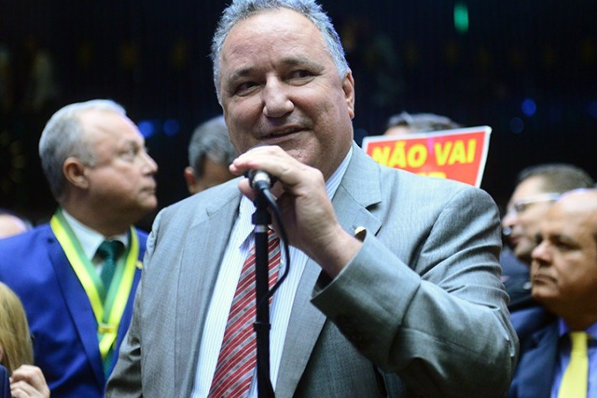 Deputado Federal do PP é o que mais gasta com despesas entre os 39 deputados baianos