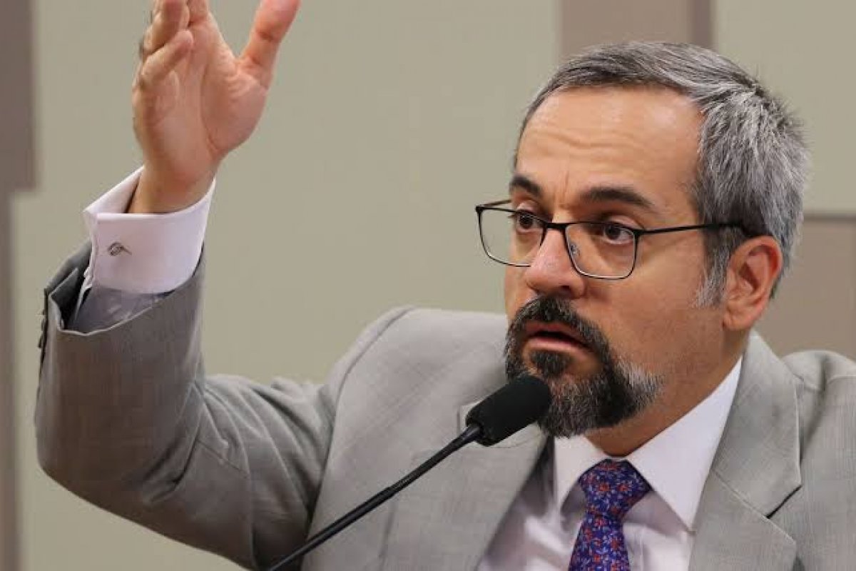 STF investiga Weintraub por suposto racismo contra chineses